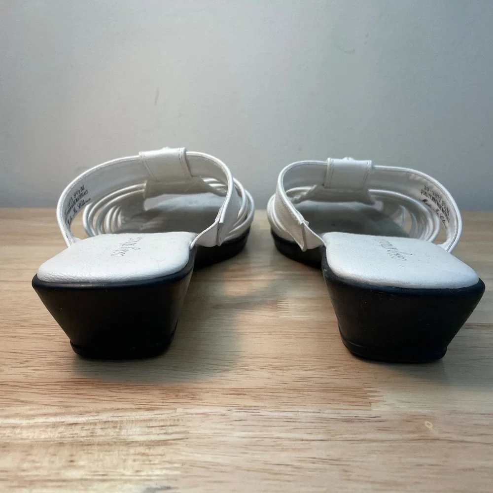 Easy Street Womens White Strappy Wedge Sandals Slide Mule 30-7873 Size‎ 9.5M